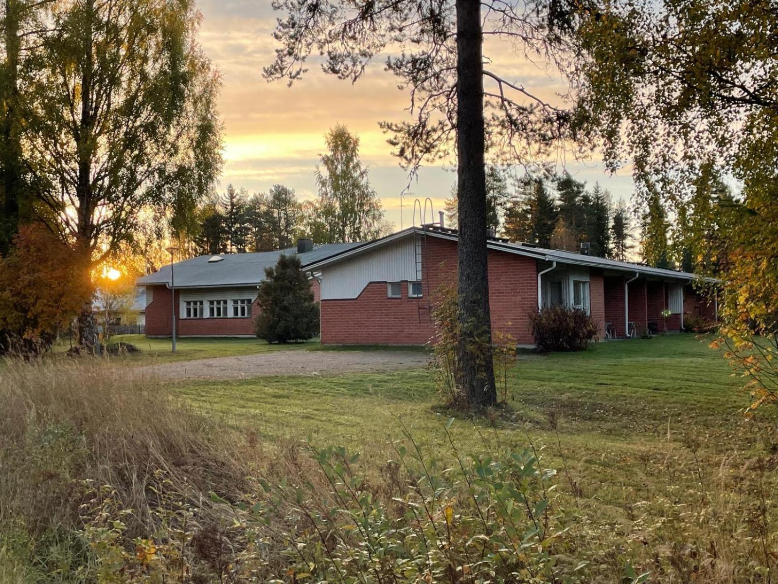 Hotelli Ravintola Tiilikka Rautavaara Eksteriør bilde